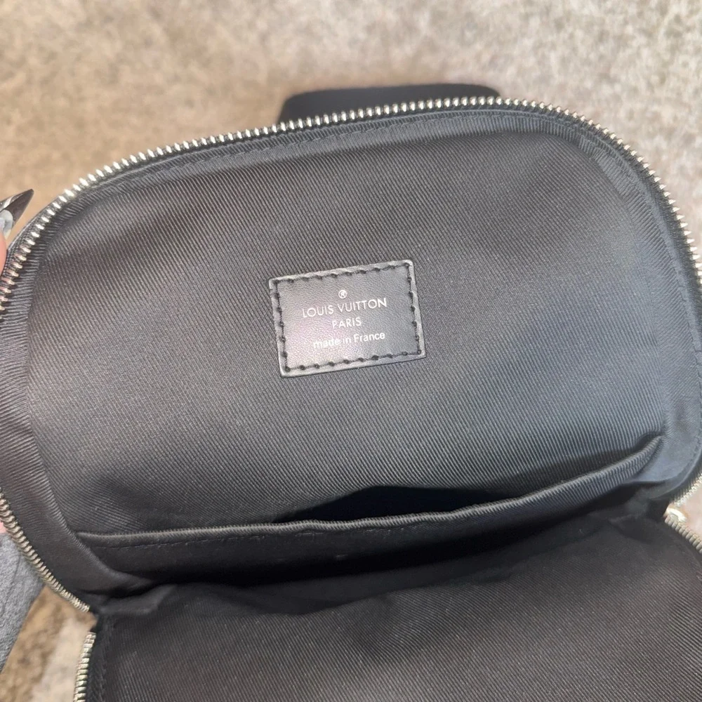 Men’s Louis Vuitton Damier Sling Bag - Picture 8 of 12